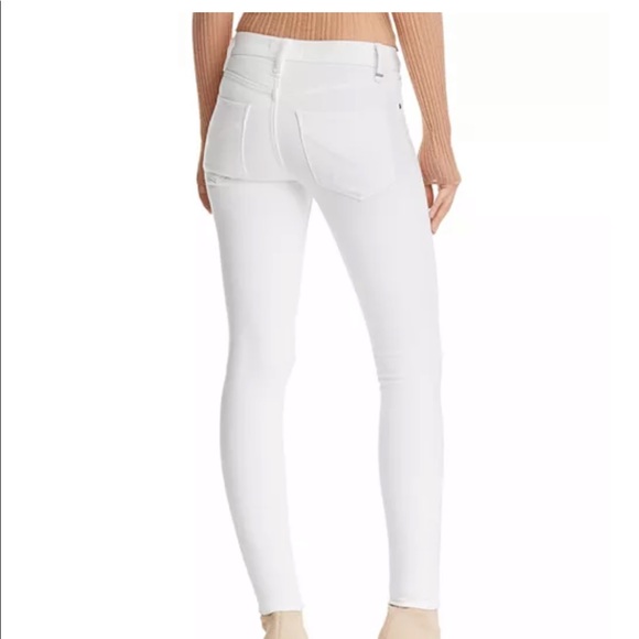 Host Pick 🌟 White Distressed Hidden Jeans - Picture 4 of 16